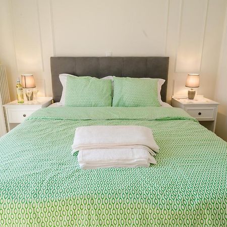 Galaxy Home Charming Apartment In Alimos Atene Esterno foto